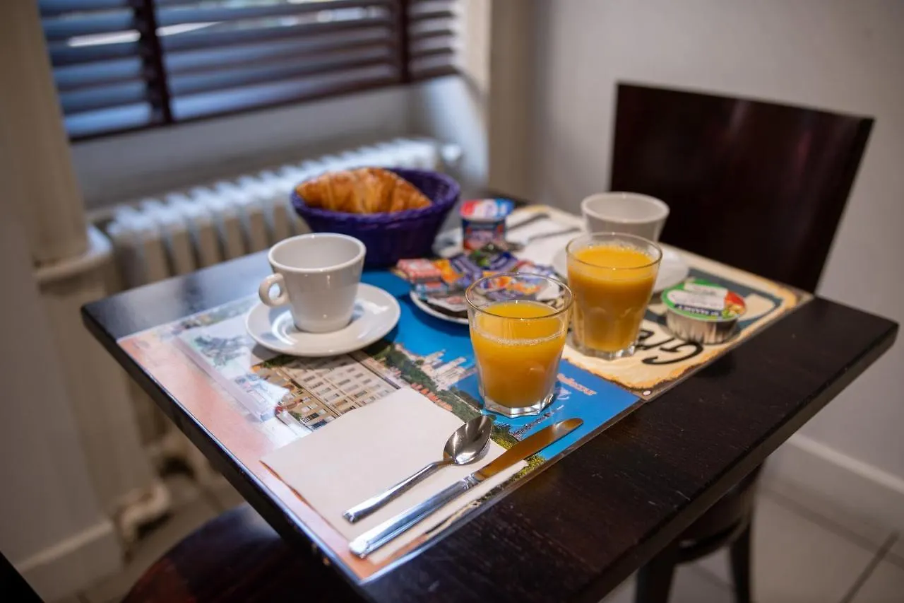 **  Hotel De Normandie Lyon France