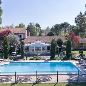 Sowell Domaine De La Petite Isle 4* LʼIsle-sur-la-Sorgue